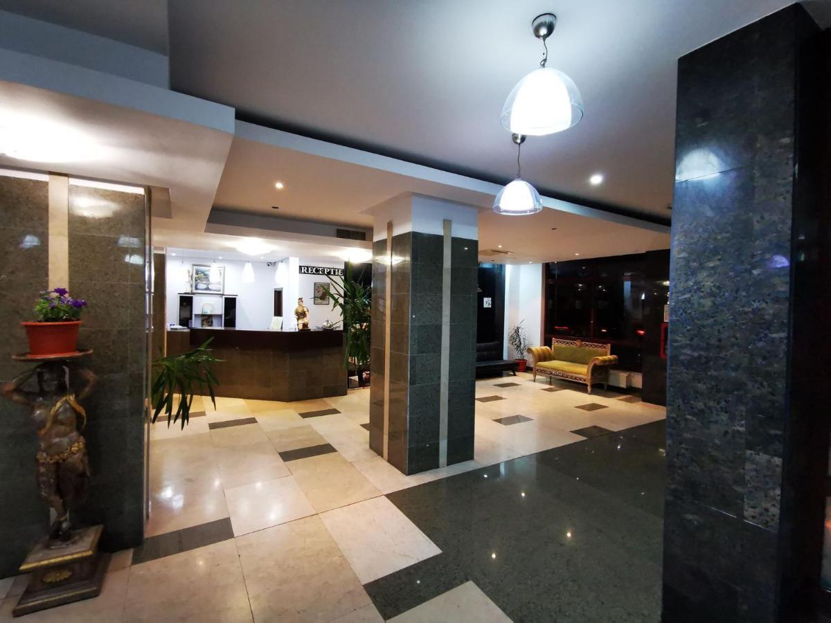 Hotel Severus Zalău Exterior foto